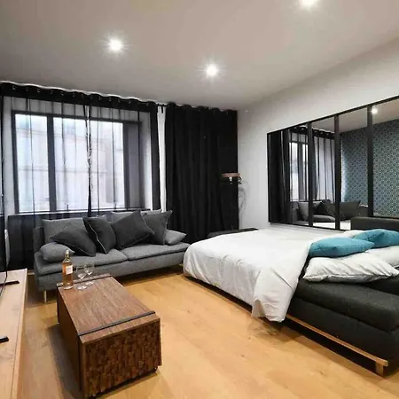 An Authentic Experience With In The Center * Poitiers