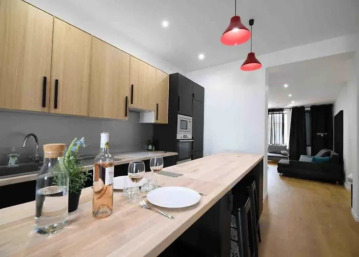 An Authentic Experience With In The Center * Poitiers