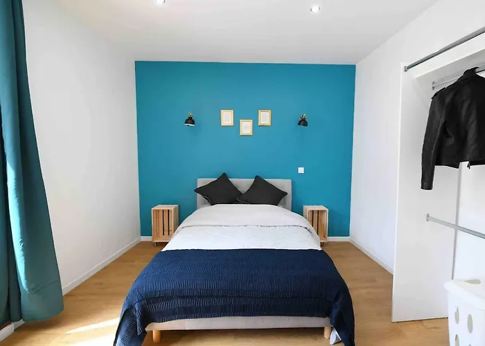 An Authentic Experience With In The Center Apartment *