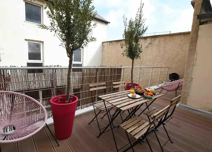 An Authentic Experience With In The Center Lejlighed Poitiers