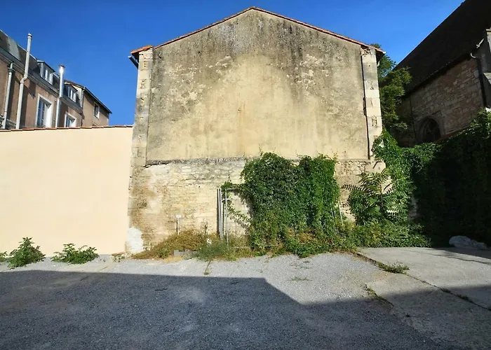 An Authentic Experience With In The Center Poitiers